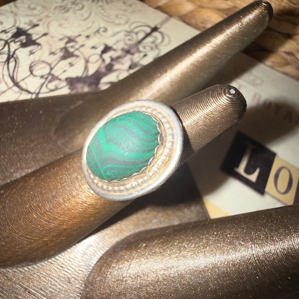 Green Malachite-Style Oval Statement Ring - image 4